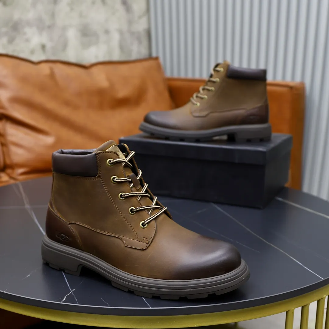 Ex-factory price: 640 thick wool imported from Australia Brand: UGG genuine purchasing agent Size: 39–44 Grade: Official website 1:1 Material: First-layer genuine leather waterproof and anti-freeze upper Real wool lining Original non-slip wear-resistant lightweight soft outsole Style category: Men's casual shoes Trendy style Comfortable on the feet Color: Real picture color